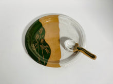 Load image into Gallery viewer, Senior's Pottery workshop: Make a Plate or Spoon Rest and a Spoon