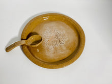 Load image into Gallery viewer, Senior's Pottery workshop: Make a Plate or Spoon Rest and a Spoon
